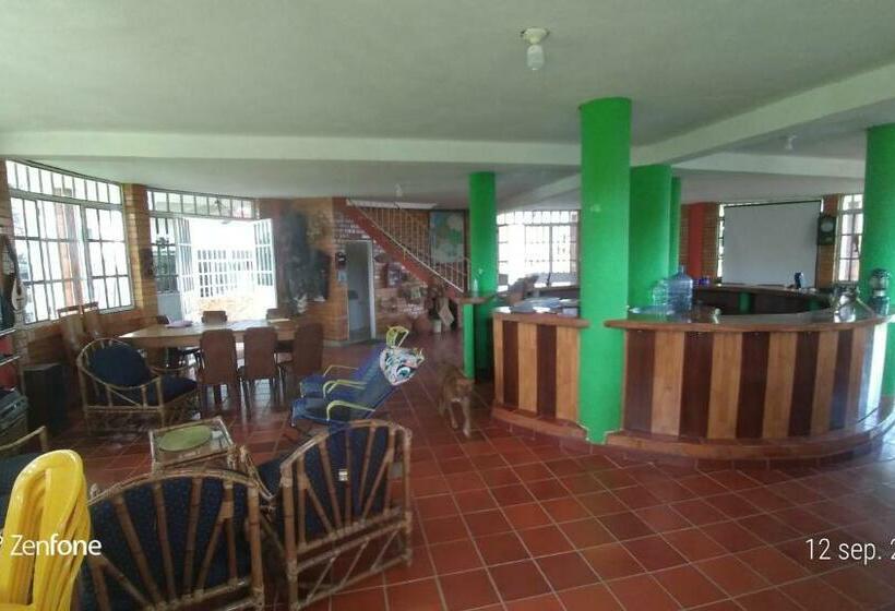 بنسيون Casa Redonda