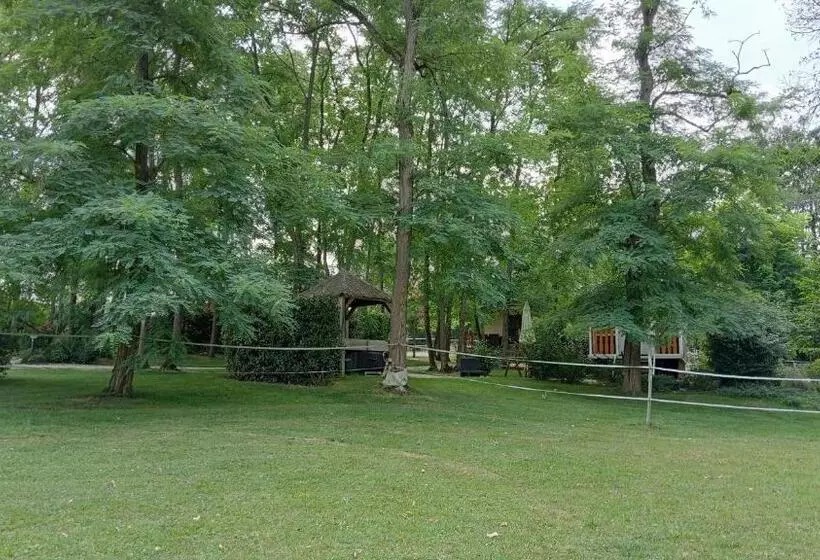 Majatalo La Fontaine De La Chapinière Cw