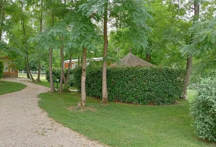 Majatalo La Fontaine De La Chapinière Cw