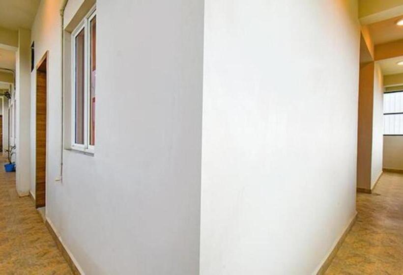 Fabhotel Tiru Residency