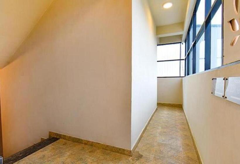 Fabhotel Tiru Residency