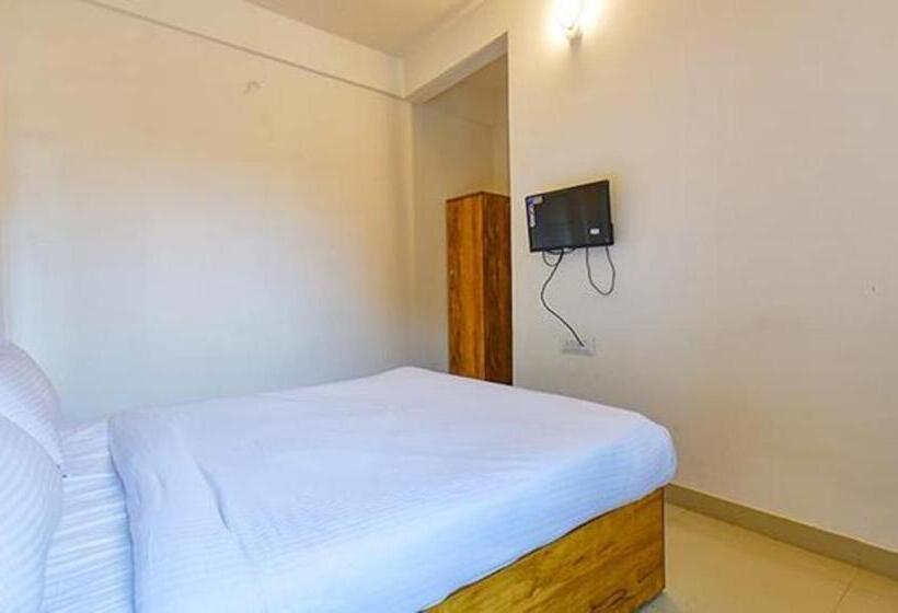 Fabhotel Tiru Residency