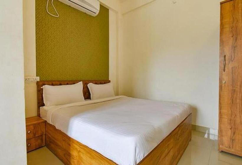 Fabhotel Tiru Residency