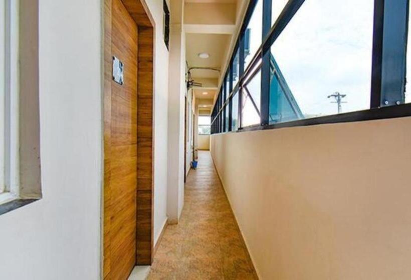 Fabhotel Tiru Residency