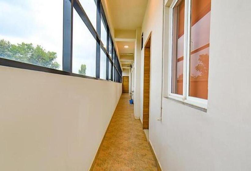 Fabhotel Tiru Residency