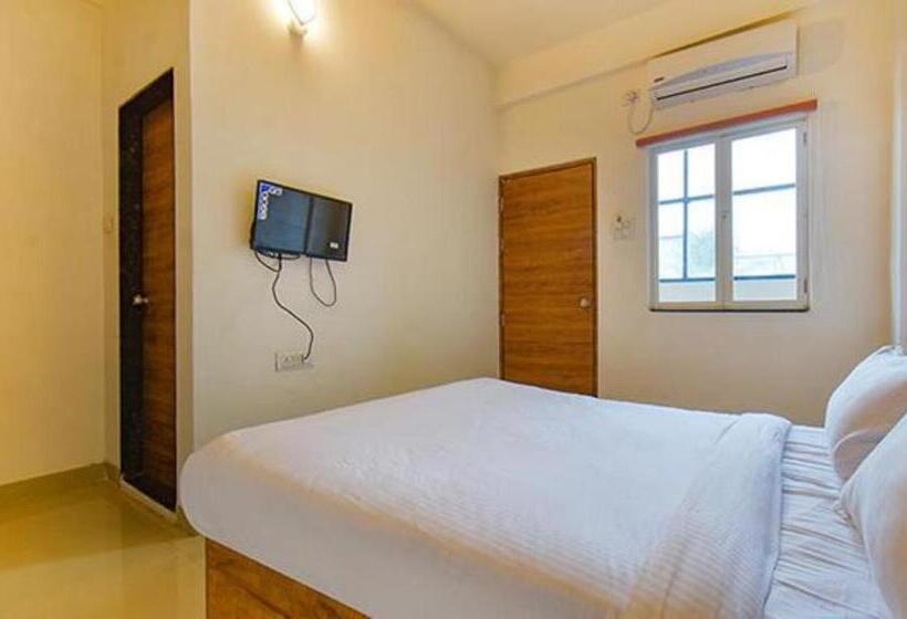 Fabhotel Tiru Residency