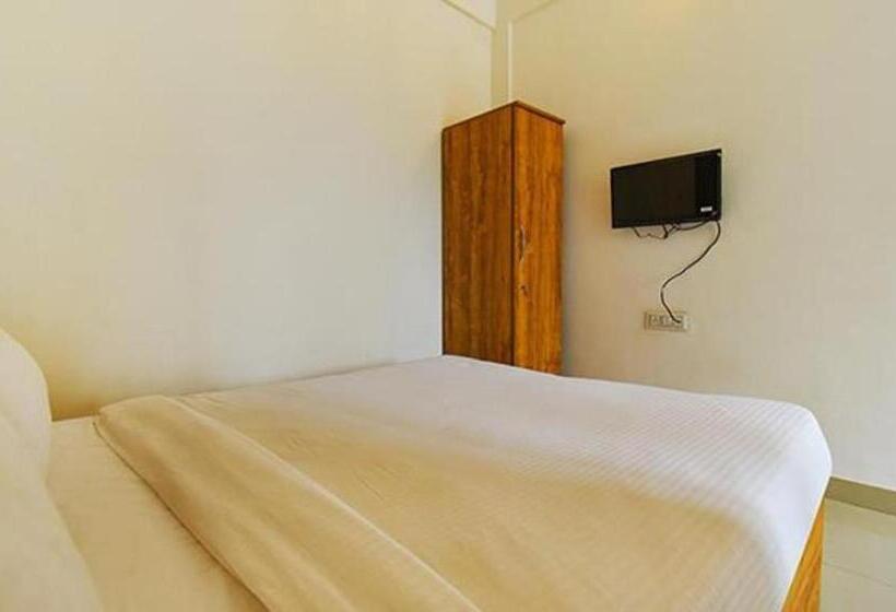 Fabhotel Tiru Residency