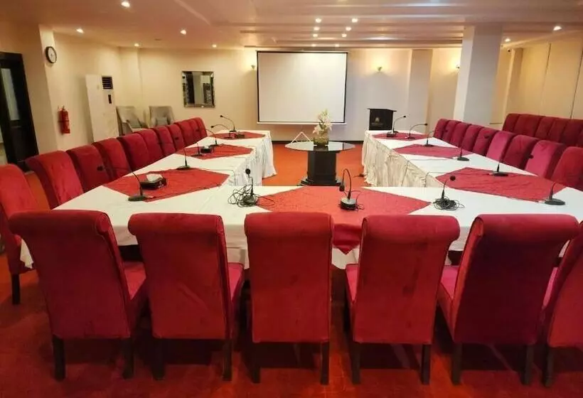 Oxygym Club Hotel And Suites