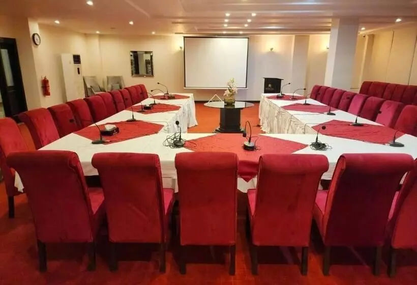 Oxygym Club Hotel And Suites