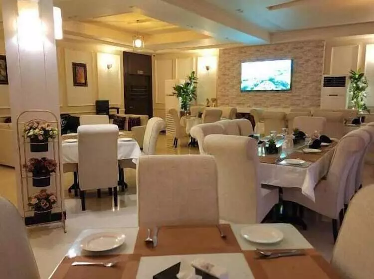 Oxygym Club Hotel And Suites