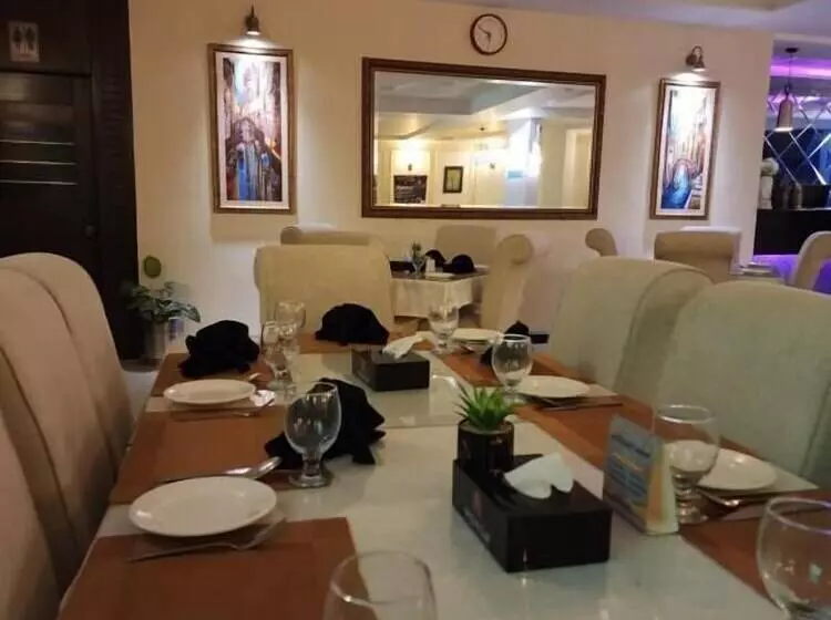 Oxygym Club Hotel And Suites