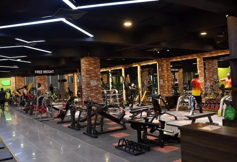 Oxygym Club Hotel And Suites