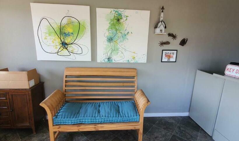 בית מלון כפרי Town & Country