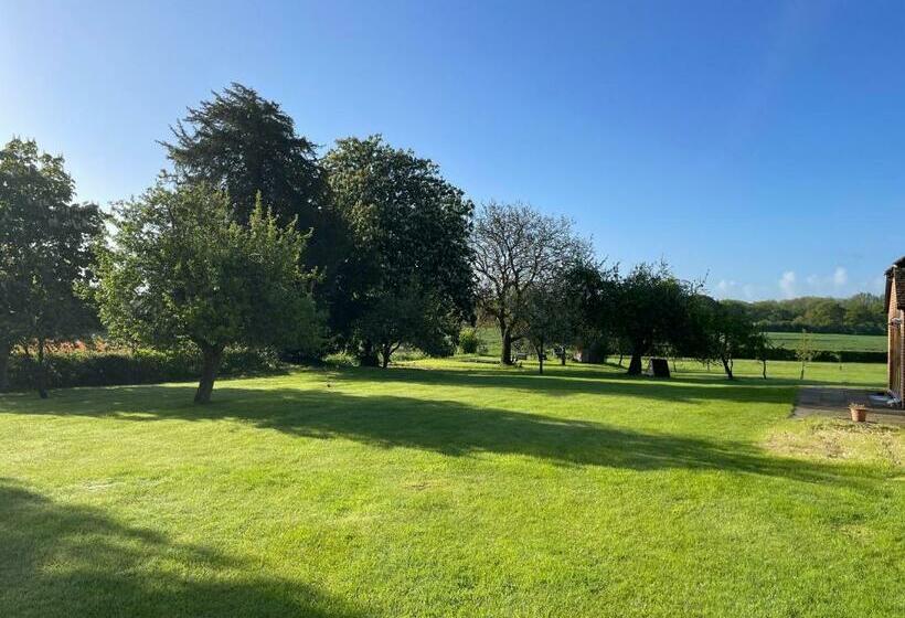 Bed and Breakfast Little Park Farm Queen Anne Farmhouse & Apartments