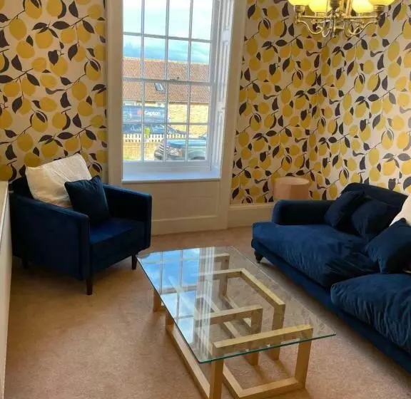 Aamiaismajoitus (B&B) Little Park Farm Queen Anne Farmhouse & Apartments