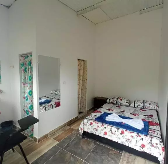 ペンション Yamboró