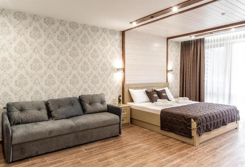 Отель любокрай готельно відпочинковий комплекс