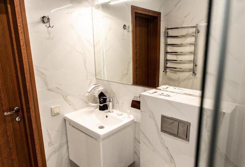 Отель любокрай готельно відпочинковий комплекс