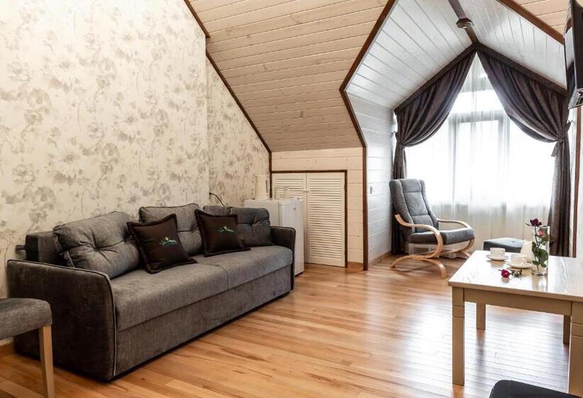 Отель любокрай готельно відпочинковий комплекс