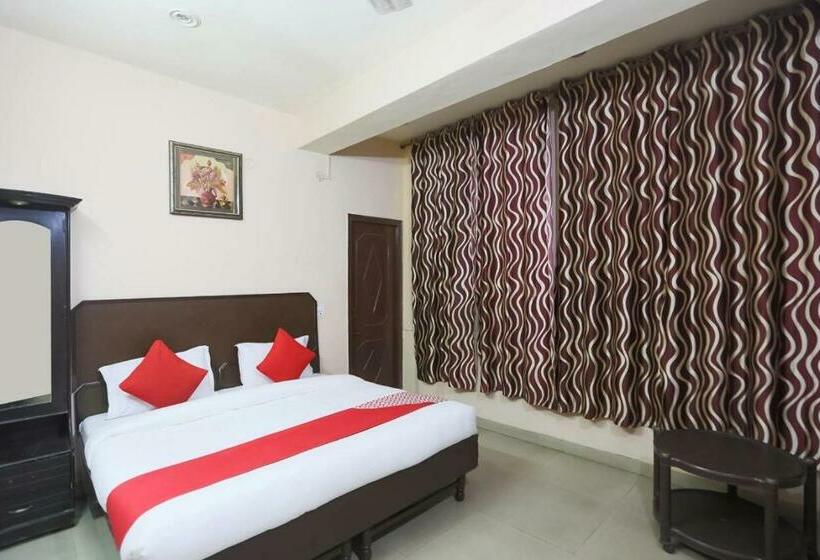 Hotel Pop 82609  Moonlight