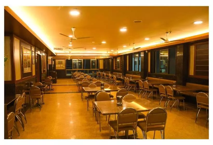 Hotelli Sr Tiruchendur