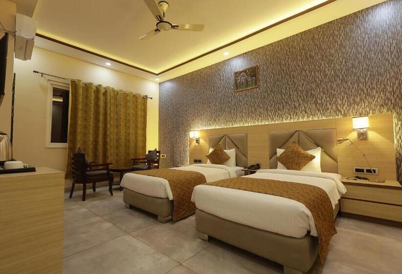 هتل The Bodhi Palace Resort