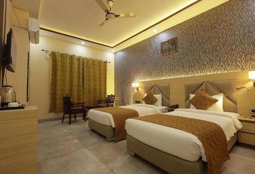 هتل The Bodhi Palace Resort