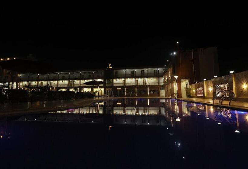 هتل The Bodhi Palace Resort