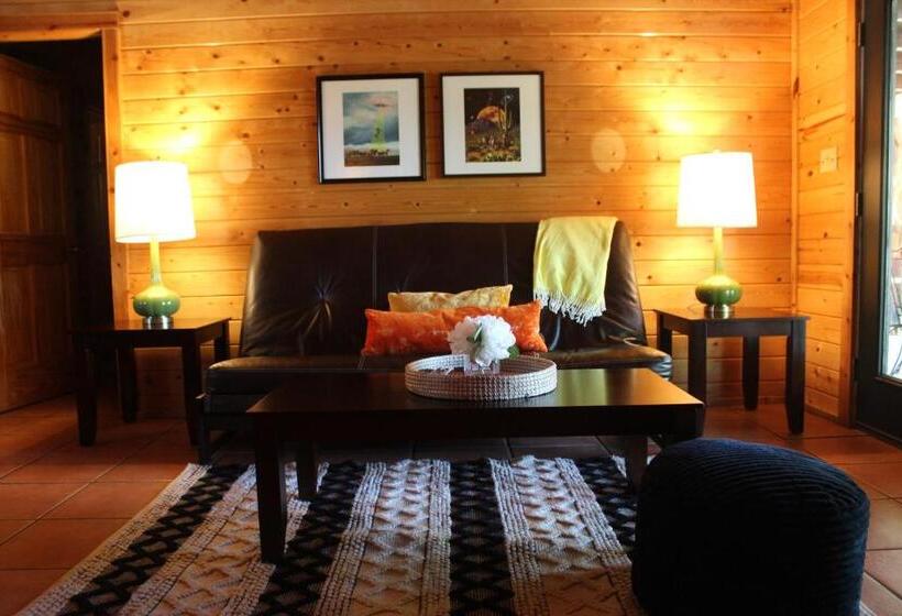 منتجع The Springs Retreat