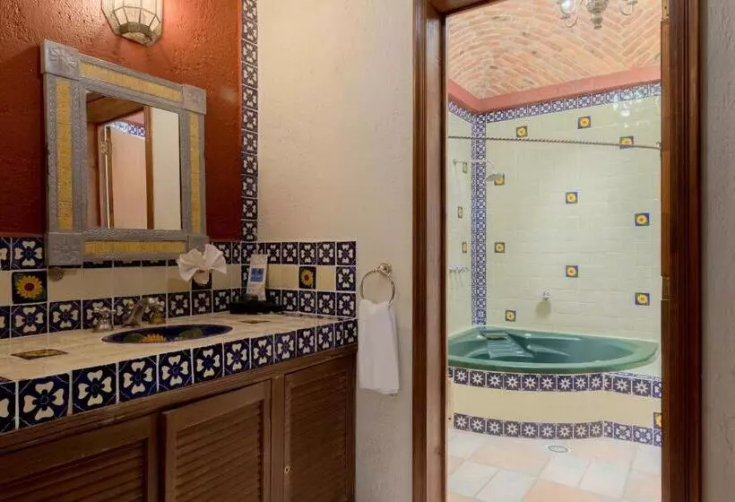 Atotonilco Hotel & Club