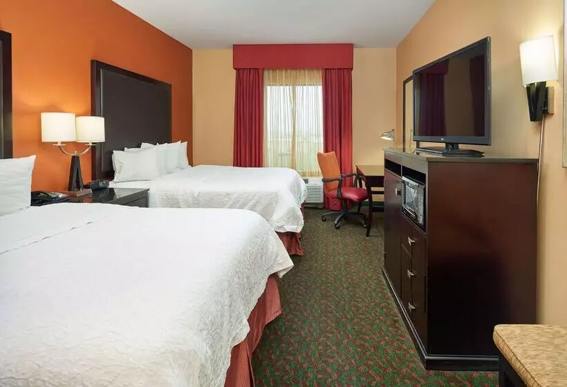 Hampton Inn & Suites Waco South