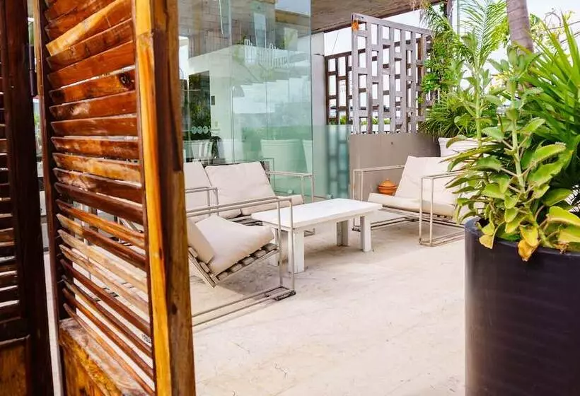 Be Playa Hotel Boutique & Rooftop Bar