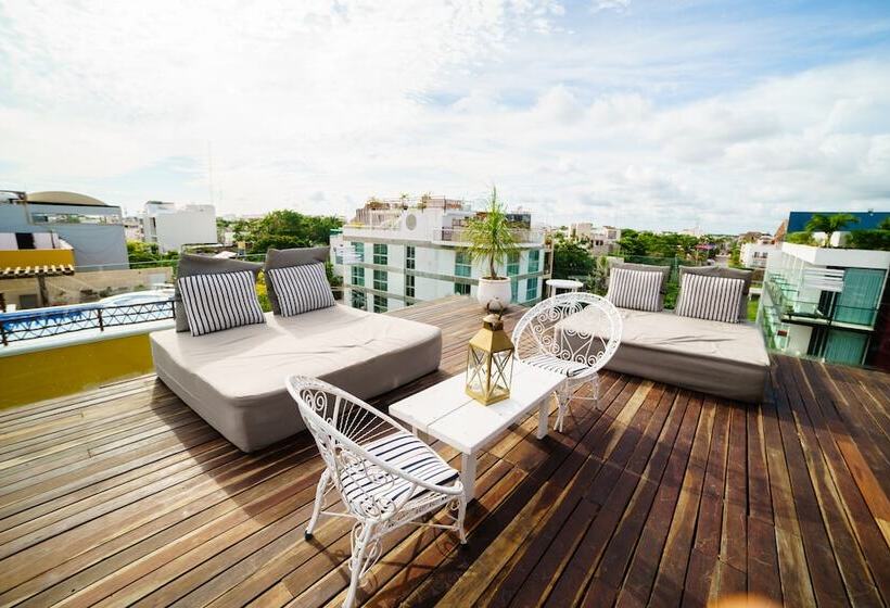 Be Playa Hotel Boutique & Rooftop Bar