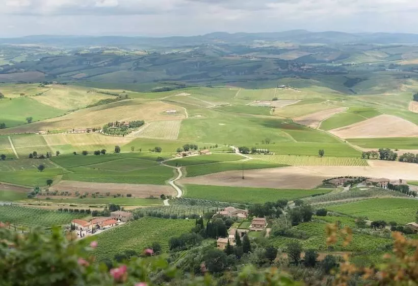 فندق Dei Capitani