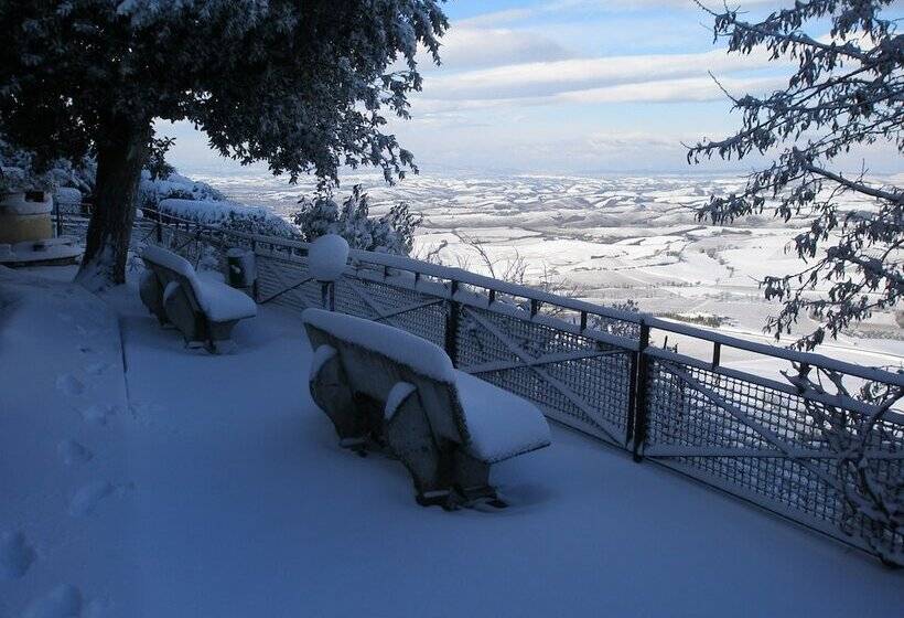 فندق Dei Capitani