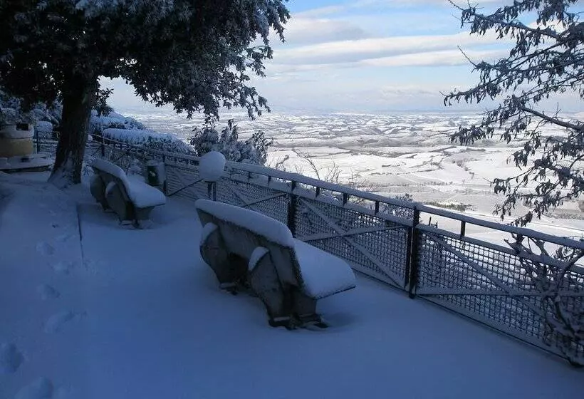 فندق Dei Capitani