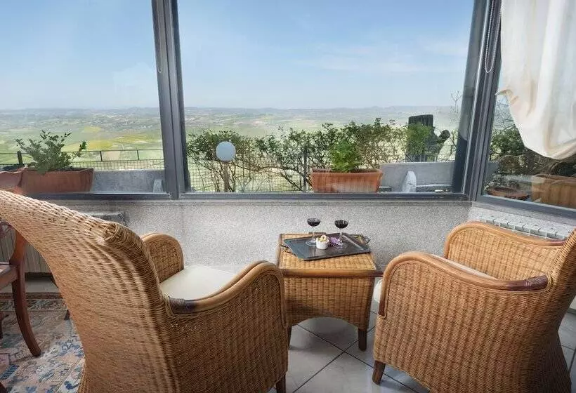 فندق Dei Capitani