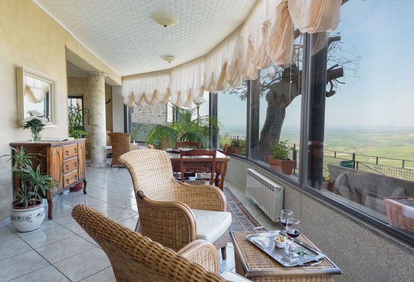 فندق Dei Capitani