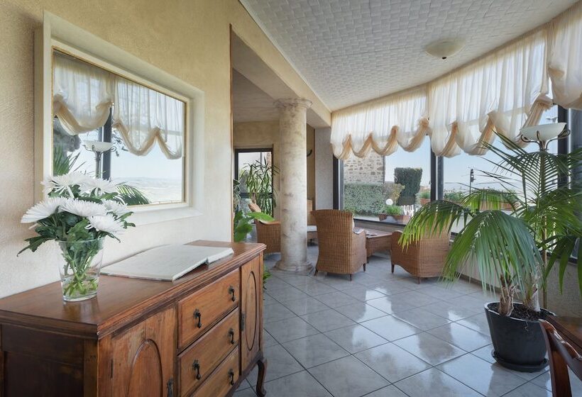 فندق Dei Capitani