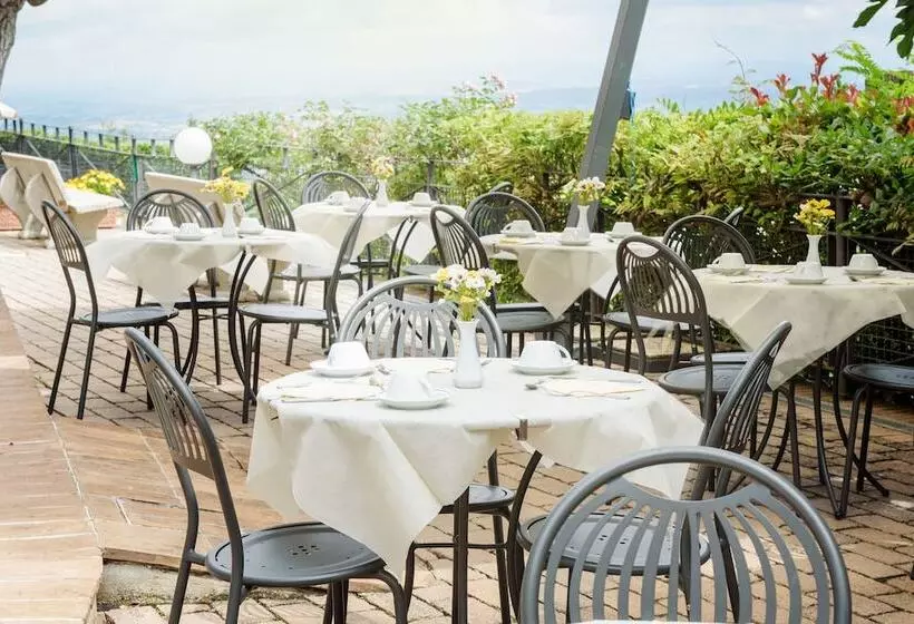 فندق Dei Capitani