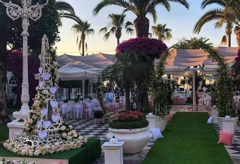 Grand Hotel La Sonrisa