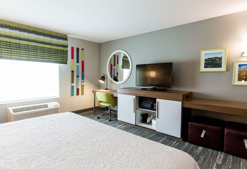 هتل Hampton Inn Bismarck