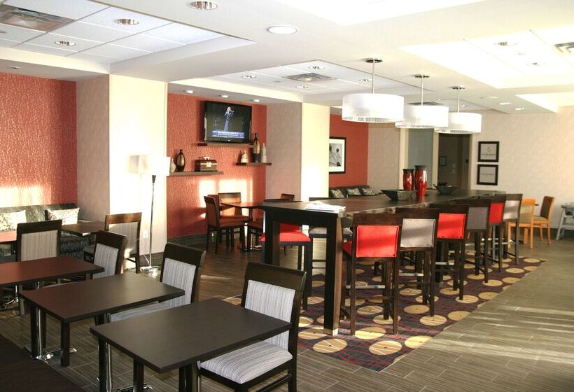 호텔 Hampton Inn By Hilton Fort Saskatchewan