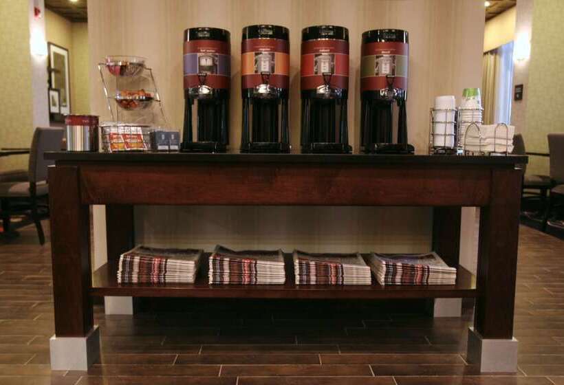 호텔 Hampton Inn By Hilton Fort Saskatchewan