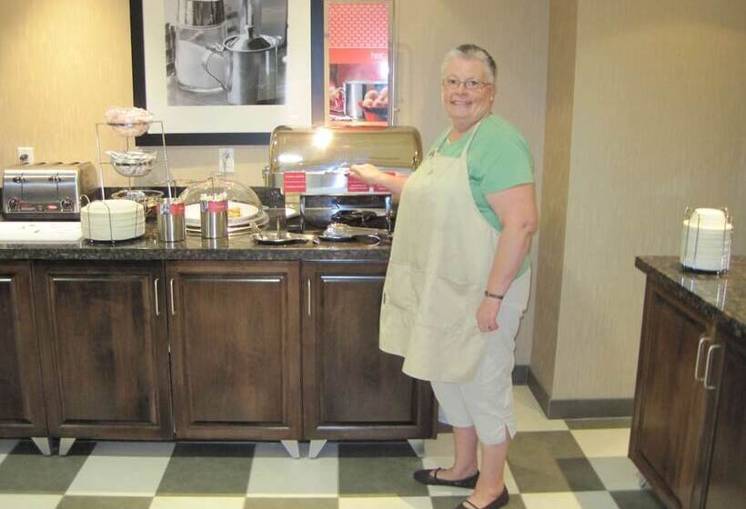 호텔 Hampton Inn By Hilton Fort Saskatchewan