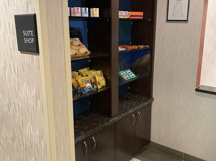 호텔 Hampton Inn By Hilton Fort Saskatchewan