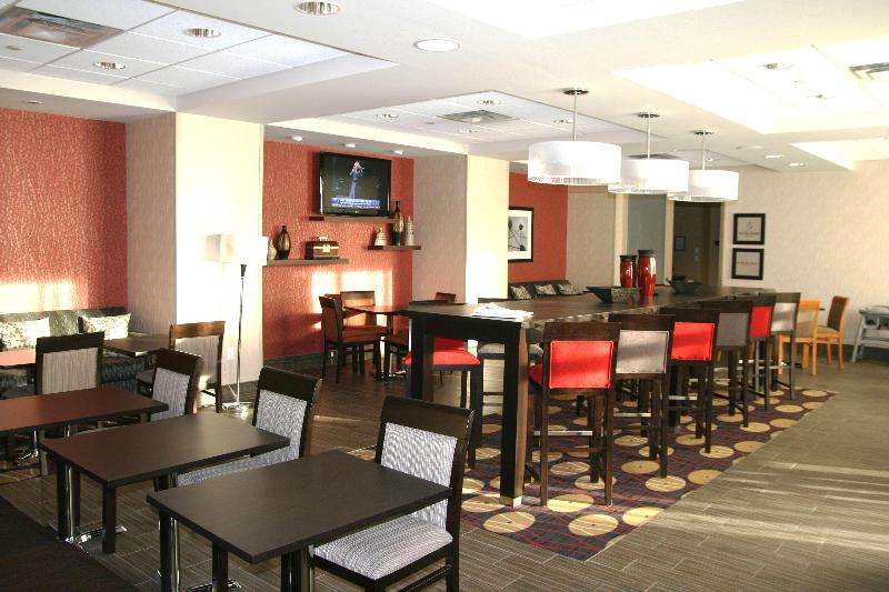 호텔 Hampton Inn By Hilton Fort Saskatchewan