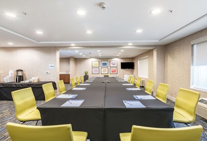 فندق Holiday Inn Express Fremont   Milpitas Central, An Ihg