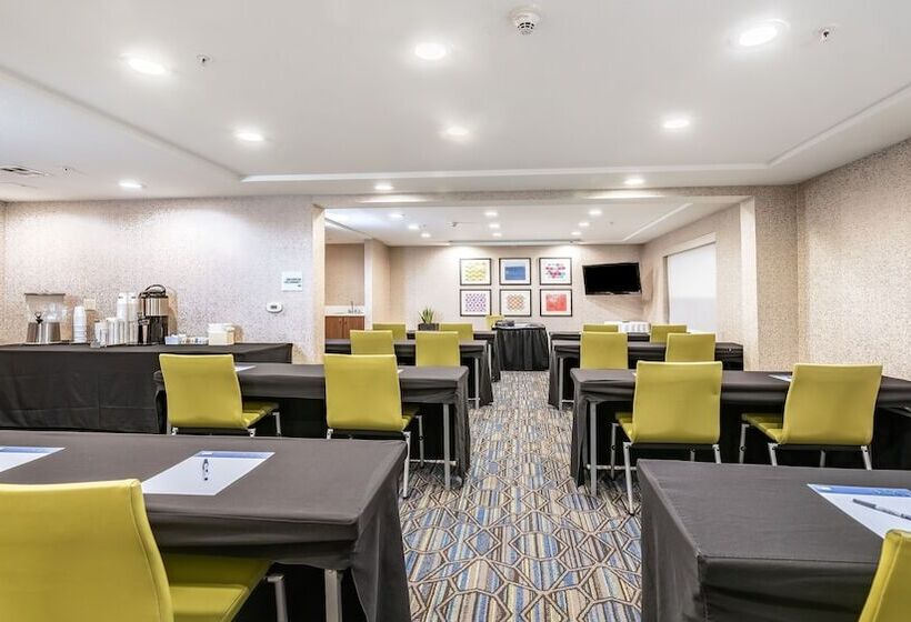 فندق Holiday Inn Express Fremont   Milpitas Central, An Ihg