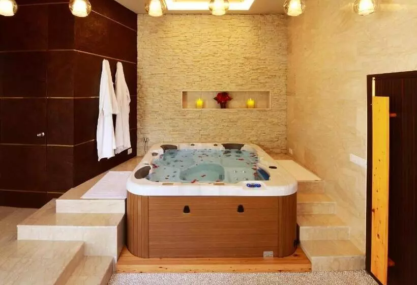 هتل Honeymoon Inn Shimla